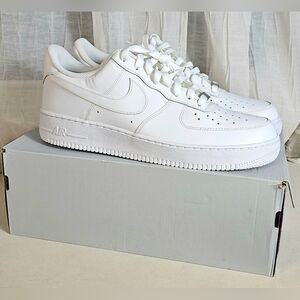 Nike Air Force 1 ‘07 Triple White Size 11 Men’s 315122-111 New With Box Classic